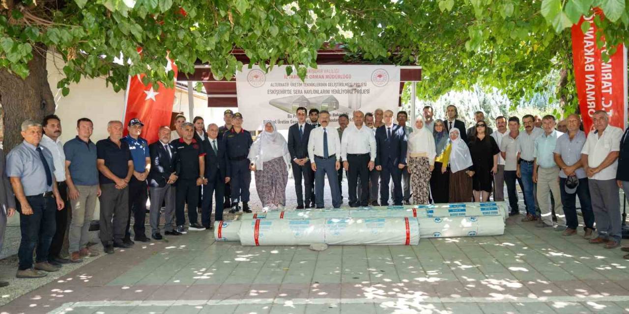 Vali Aksoy Mihalgazi’de Sera Örtüsü Teslim Törenine Katıldı
