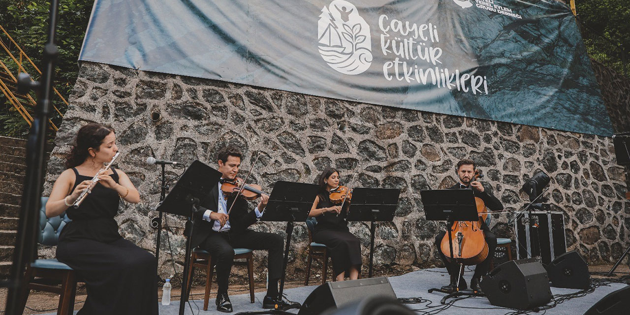 Ağaran Şelalesi’nde sanat rüzgarı esti