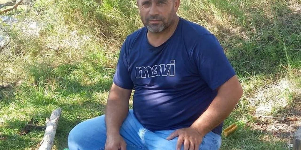 Ecel İnşaat İşçisini Ağaç Altında Dinlenirken Yakaladı
