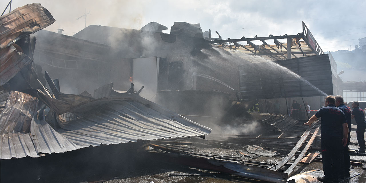 Trabzon'da mobilya atölyesinde çıkan yangın söndürüldü