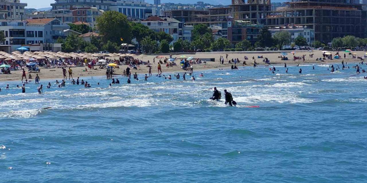 Çorum’dan Yüzmek İçin Samsun’a Gelen Gençlerden Biri Boğuldu, Diğeri Kayıp