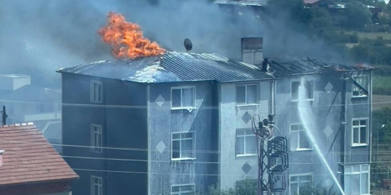 Sinop’ta Çatı Yangını