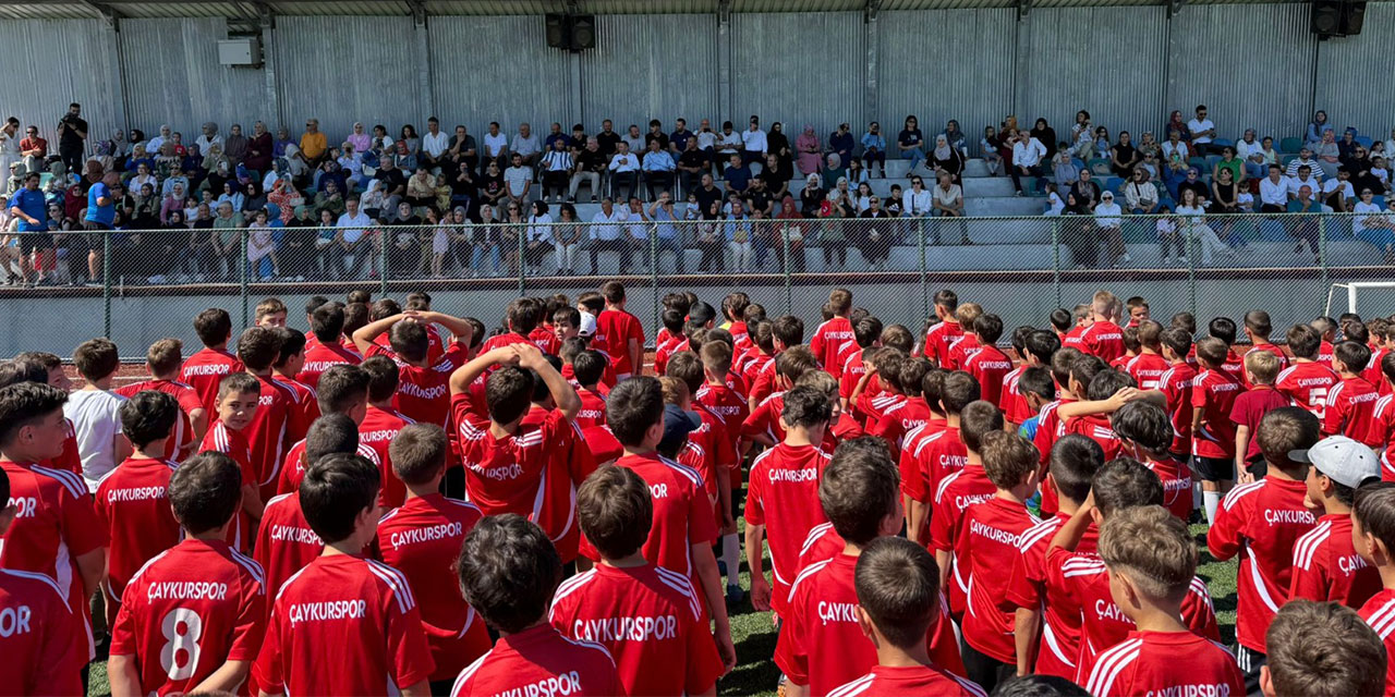 Çaykurspor Yaz Spor Okulları Katılım Belgeleri Törenle Takdim Edildi