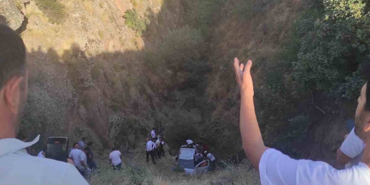 Bitlis’te Otomobil Uçuruma Yuvarlandı: 1 Ağır Yaralı