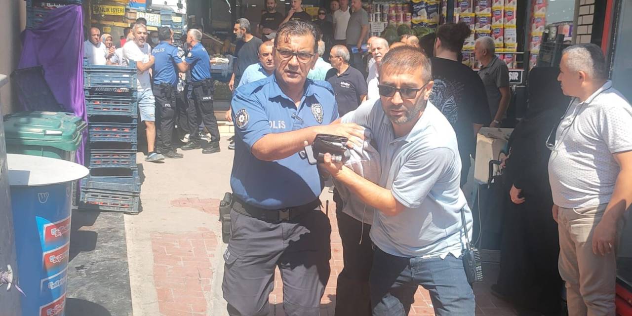 Kurusıkı Silahla Kuyumcu Soymaya Kalktı: Kuyumcu Ve Esnaftan Meydan Dayağı Yedi