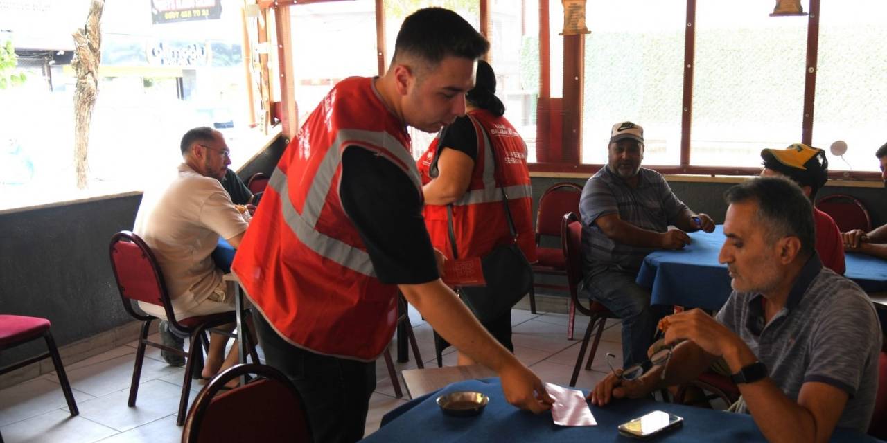 Yunusemre Belediyesi Ekipleri Kıraathanelerde Vatandaşı Dinliyor