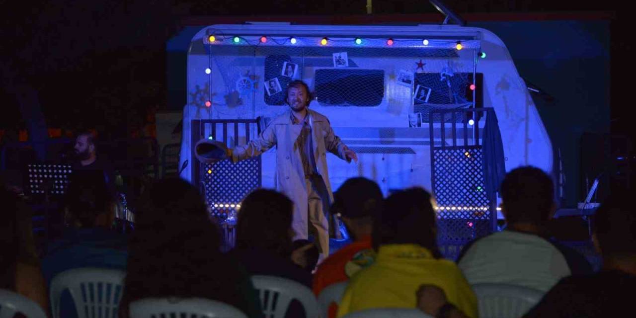 ’’karavan Tiyatro’’ Bursa İle Buluştu