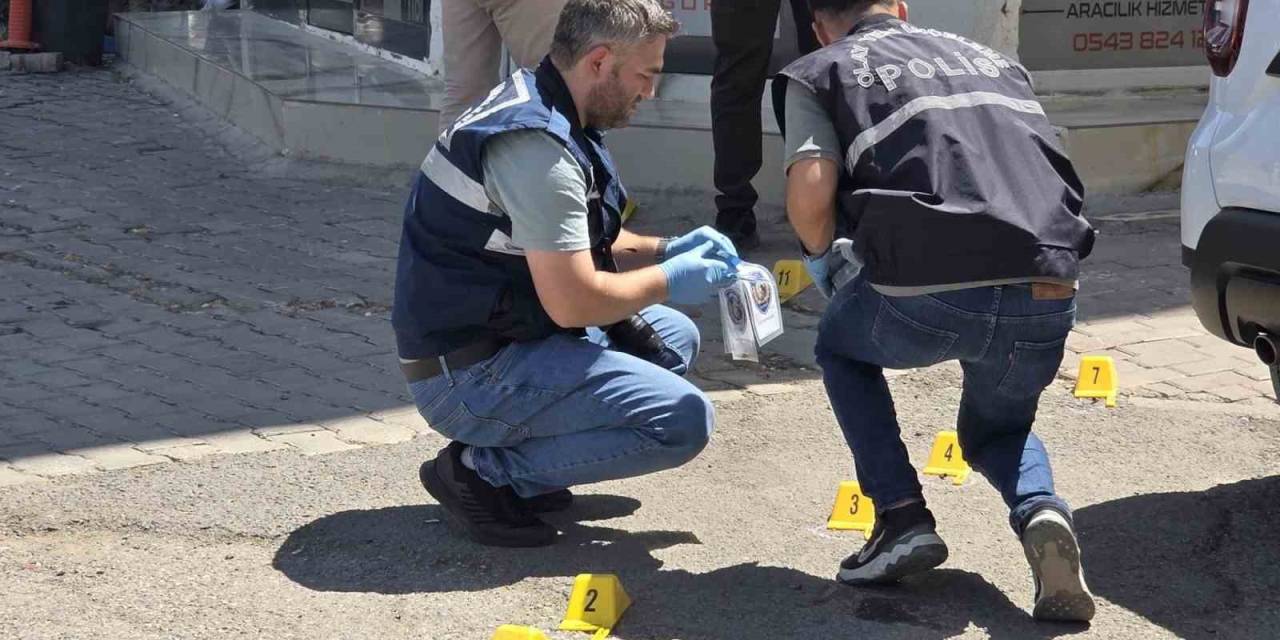 Siverek’te Adliye Çıkışında 2 Kişiyi Silahla Yaralayan Zanlı Yakalandı