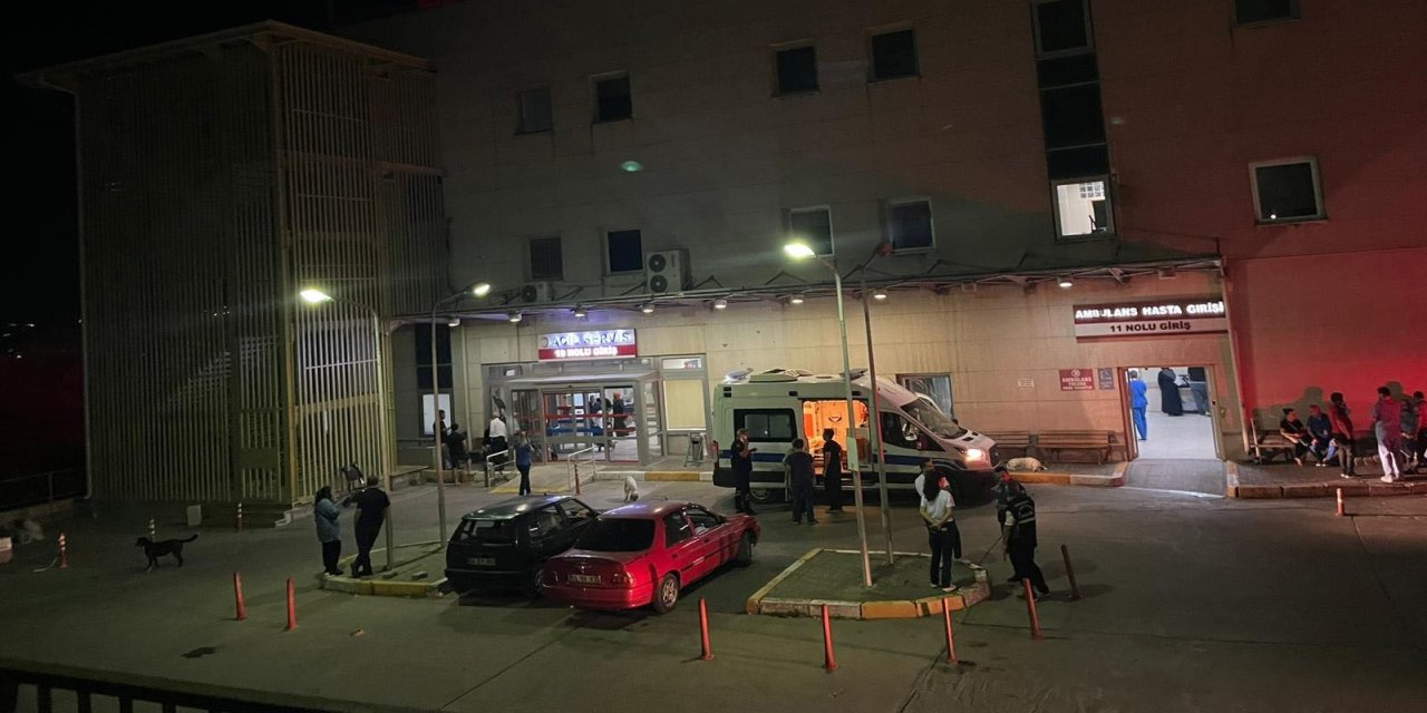 Sakarya’da hastane eczanesinde boşanma aşamasındaki eşini silahla vurdu