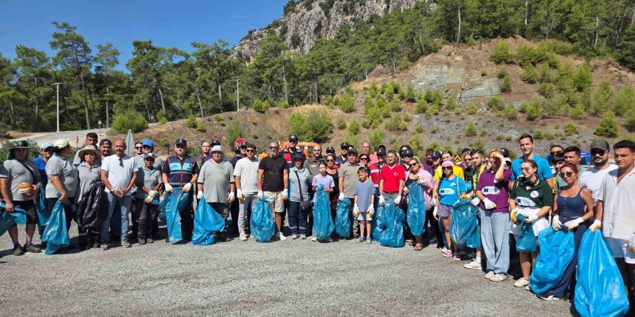 Marmaris’te ‘Temiz Bir Doğa Harekâtı ‘