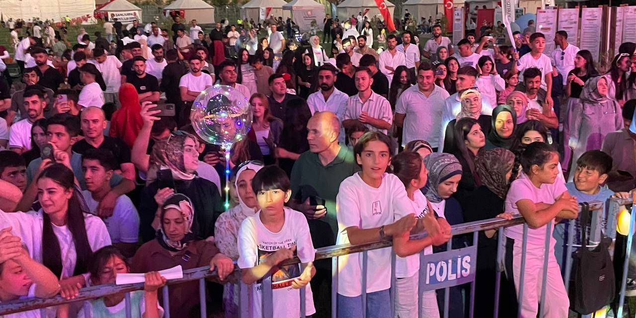 Malazgirt Zaferi’nin 954. Yıl Dönümü Kutlamalarında Coşkulu Konser