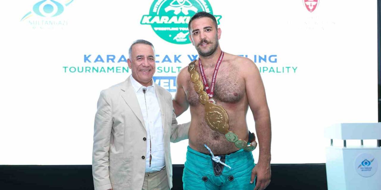 İstanbul’da Uluslararası Sultangazi Belediyesi Geleneksel Karakucak Güreşleri Turnuvası Düzenlendi
