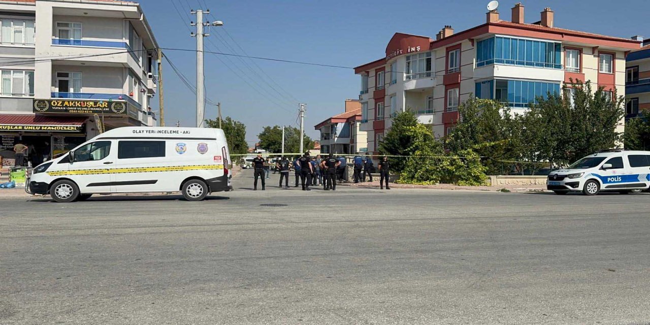 Otomobile binerken silahlı saldırıya uğrayan amca ve 11 yaşındaki yeğeni öldü