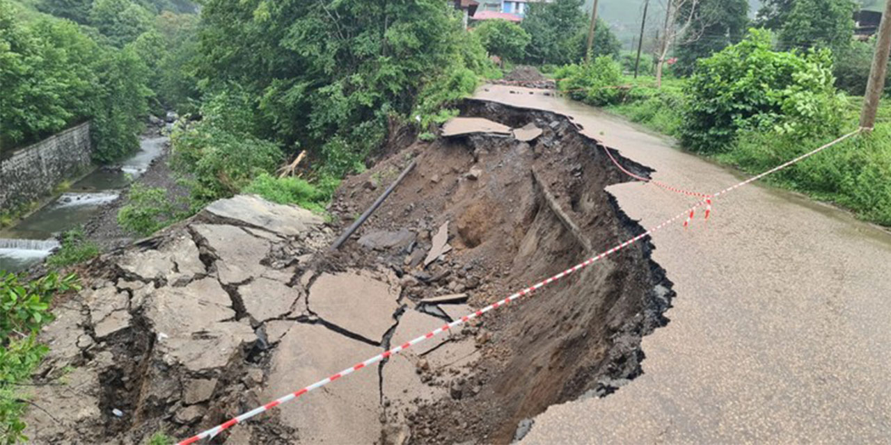 Artvin'de heyelan nedeniyle 2 köy yolu ulaşıma kapandı