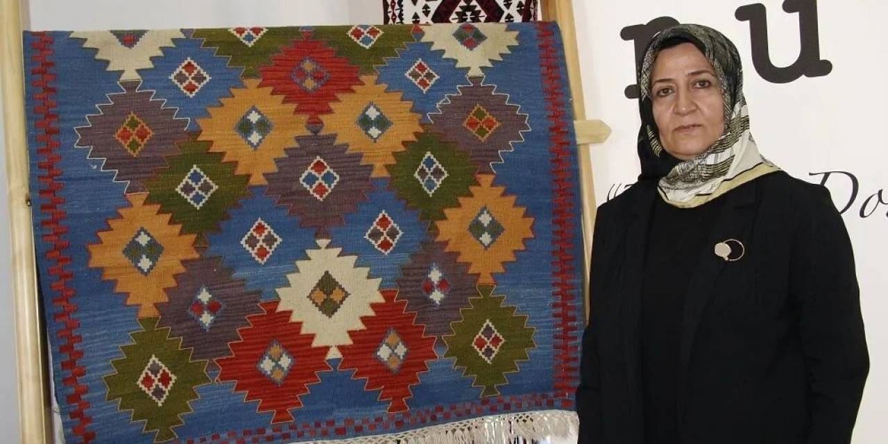 Van Kilim Motifleri Hediyelik Eşyalara Yansıtıldı