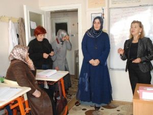 Kur’an Kursunda Kadınlara Meme Kanserini Anlattı