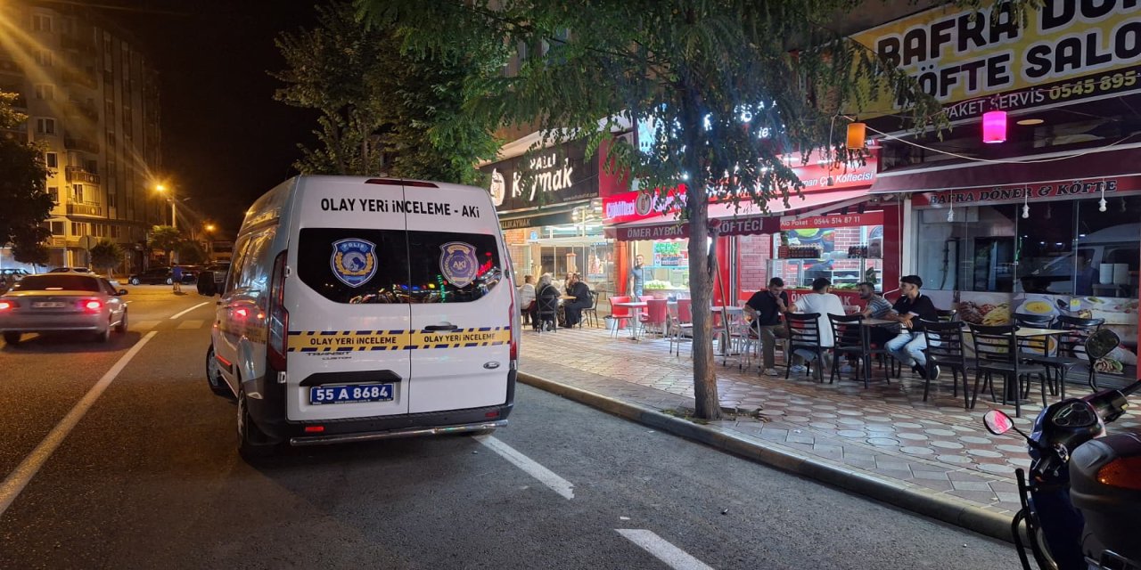 Samsun'da bıçaklı kavgada 2 kişi yaralandı