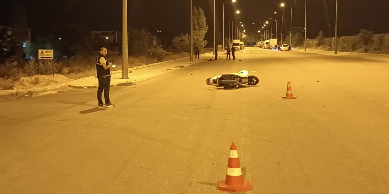 Isparta'da motosikletler çarpıştı; 2 ölü, 1 yaralı