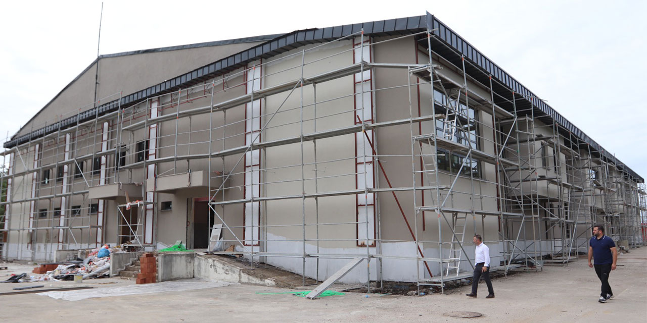 İyidere Dursun Ali Erbaş Spor Salonu Yenileniyor