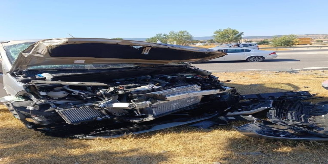 Bolu'da otomobil ve hafif ticari araç çarpıştı: 1 ölü, 4 yaralı