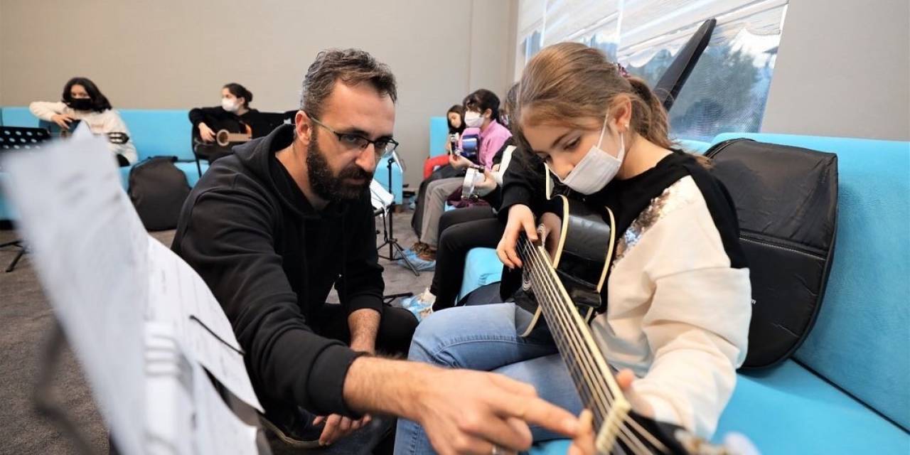Başiskele Belediyesi Müzik Okulları’nda Yeni Dönem Başlıyor