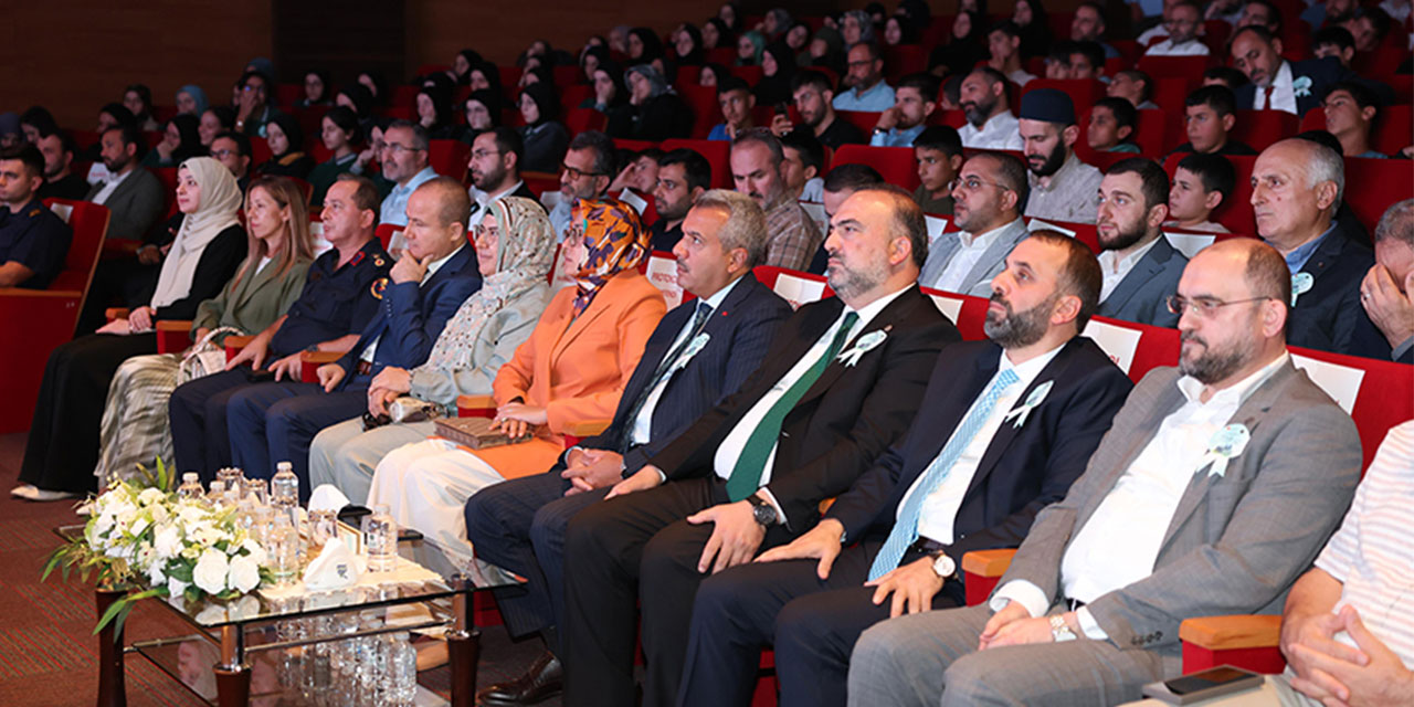 Rize'de "Hz. Peygamber ve Aile Hayatı" konferansı düzenlendi