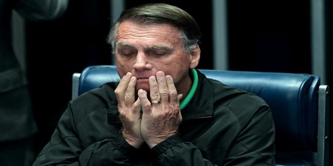 Eski Brezilya Devlet Başkanı Bolsonaro'ya darbe girişimi suçundan hapis cezası