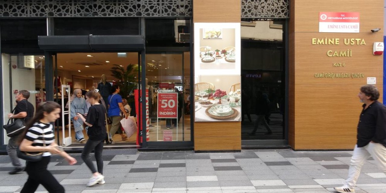 Trabzon'da Sıra Dışı Cami: Mağazanın İçinden Asansörle Ulaşılıyor