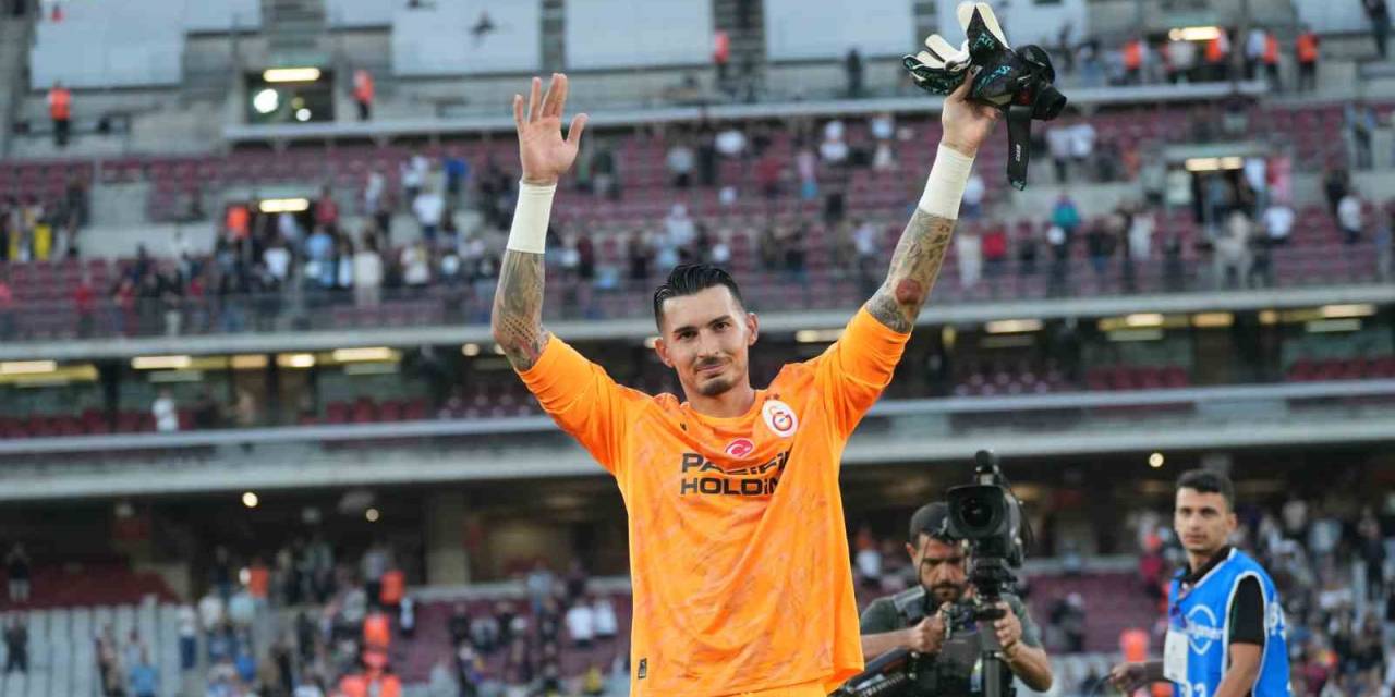 Barış Alper, Singo Ve Uğurcan Çakır, Taraftarlara 3’lü Çektirdi