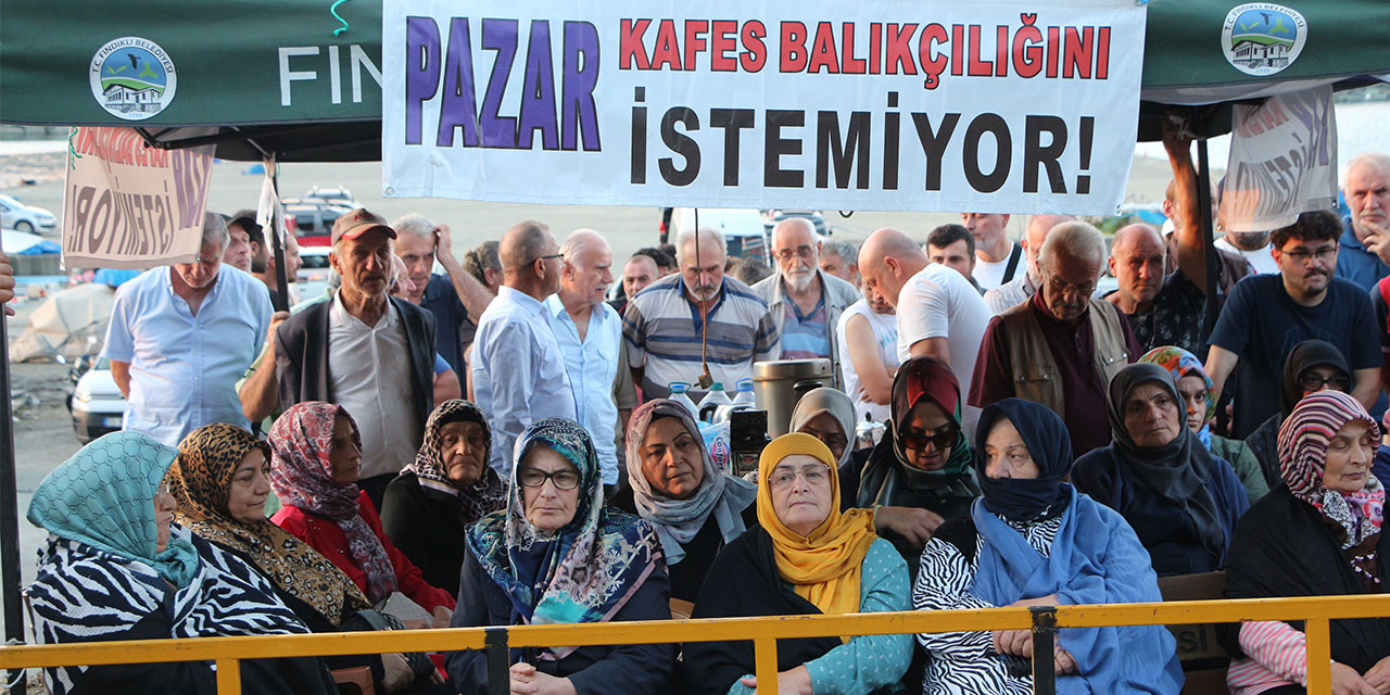 Balıkçı köyü balıkçılık yapabilmek için direniyor