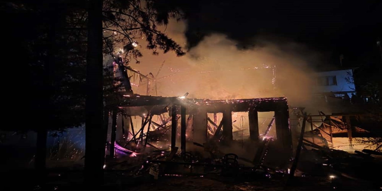 Bolu'da tarihi konak yandı