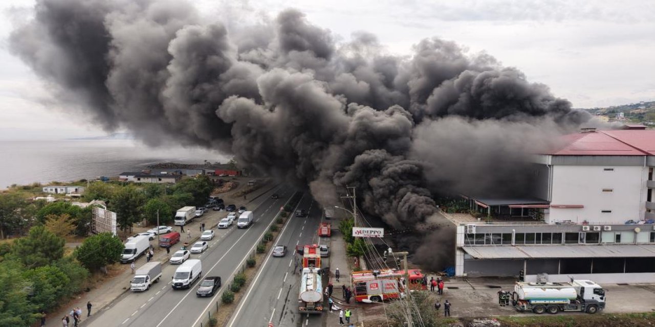 Trabzon'da AVM'de yangın