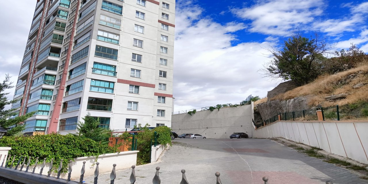 Ankara'da 13. kattan düşen 6 yaşındaki çocuk hayatını kaybetti