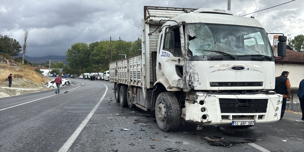 Bolu'da zincirleme trafik kazasında 10 kişi yaralandı