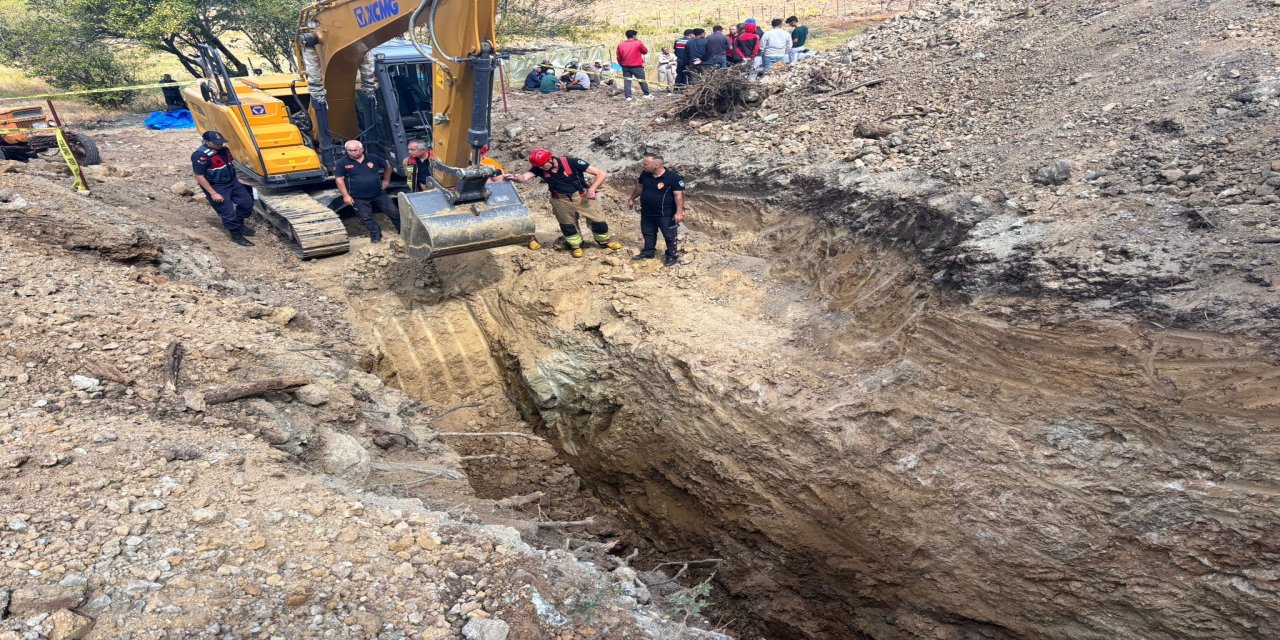 Su kuyusu açmaya çalışan 2 çiftçi toprak altında kaldı