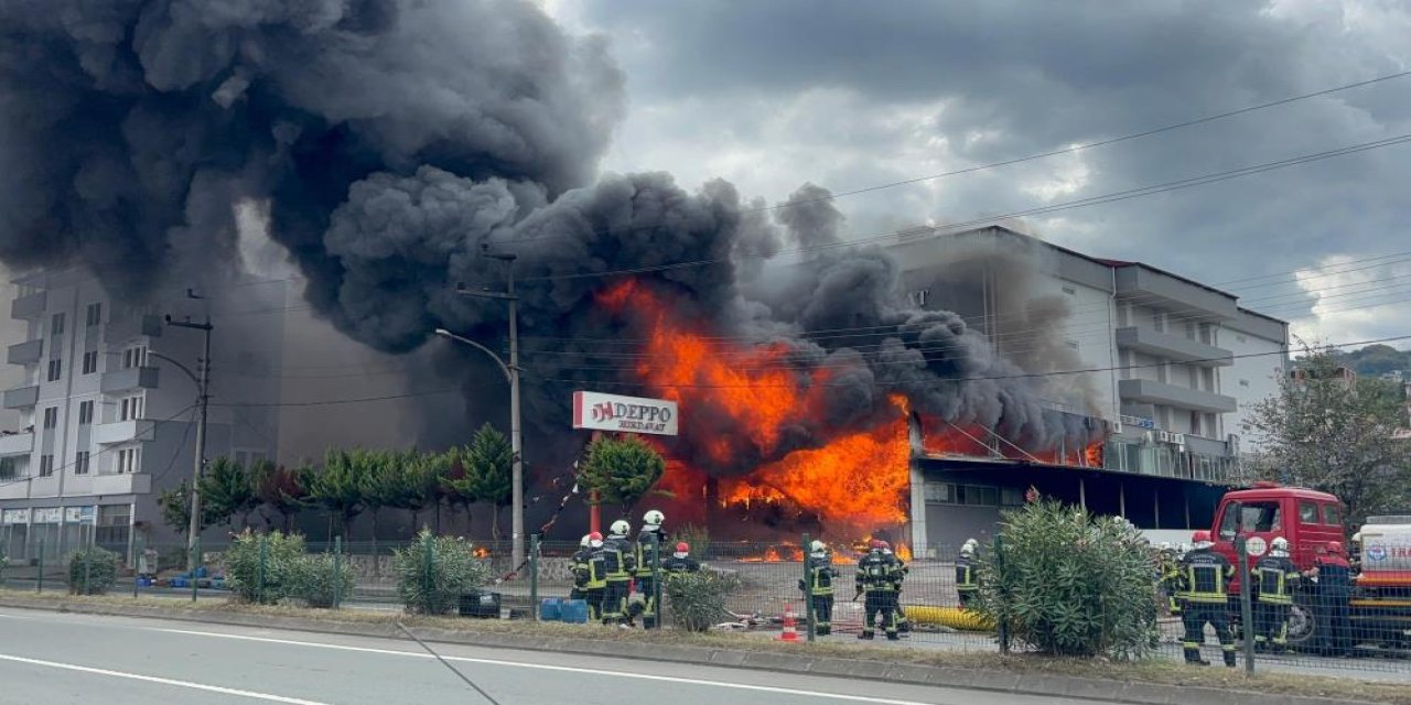 Trabzon'daki AVM yangını 15 saat sonra söndürüldü