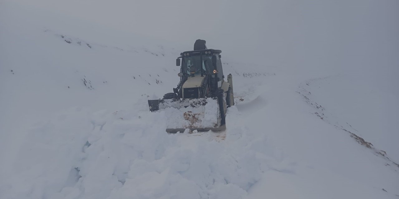 Trabzon'da kar mesaisi erken başladı