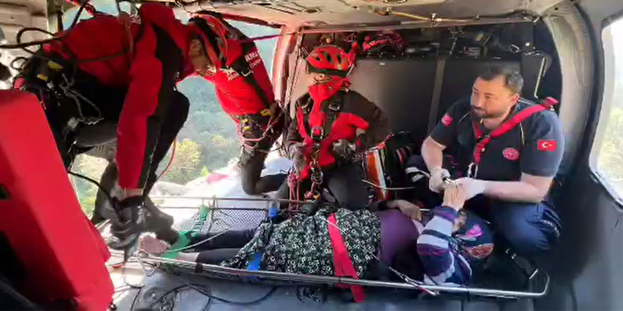 Rize'de Mahsur Kalan 91 Yaşındaki Yaşlı Kadın Helikopterle Kurtarıldı