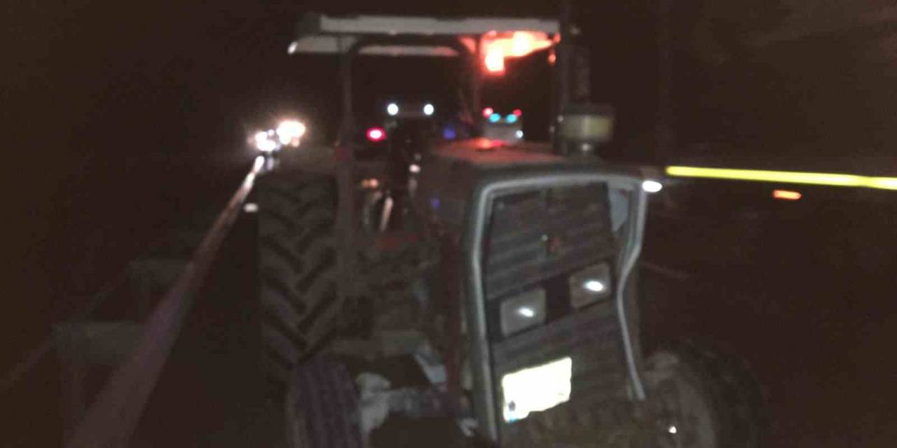 Kastamonu’da Otomobil, Kum Yüklü Traktöre Çarptı:1 Ölü, 5 Yaralı