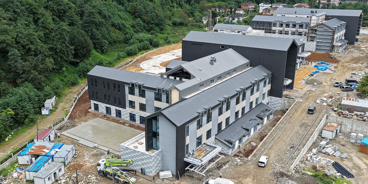 Güneysu'da 100 yataklı devlet hastanesi hizmete hazırlanıyor