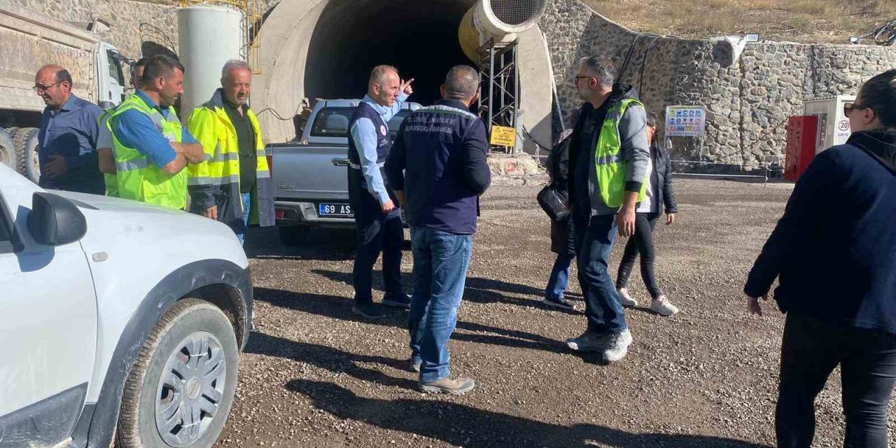 Bayburt’ta Çevre Ekipleri, Kop Tüneli Ve Beton Santrallerini Denetledi