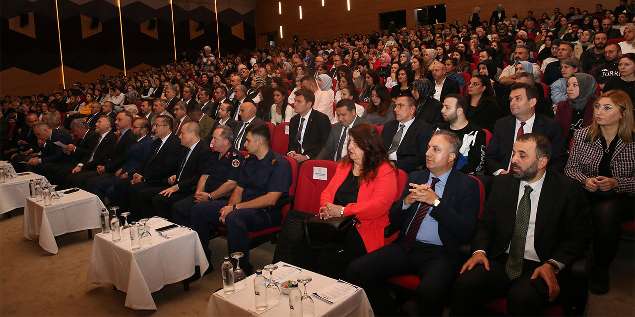 Rize'de "Eğitim Forumu" düzenlendi