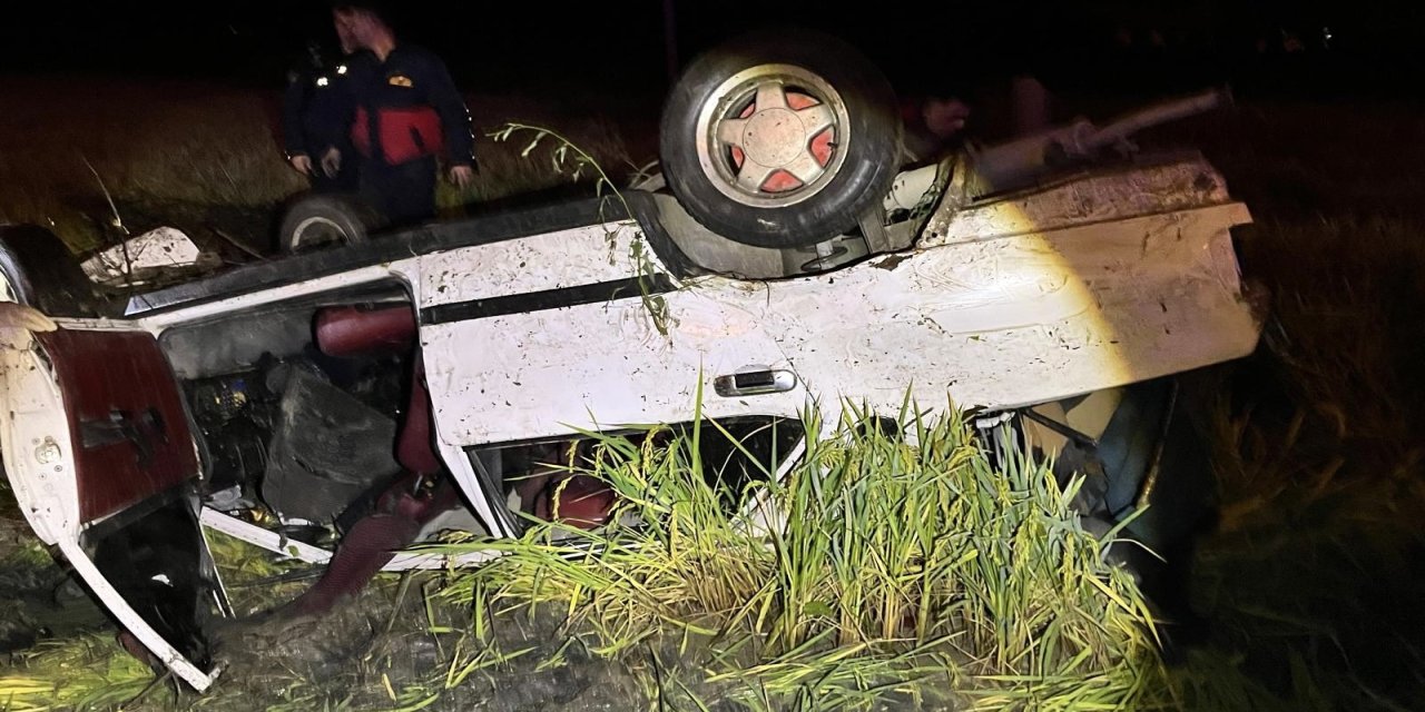Sinop'ta otomobilin tarlaya devrildiği kazada 1 kişi öldü, 1 kişi yaralandı