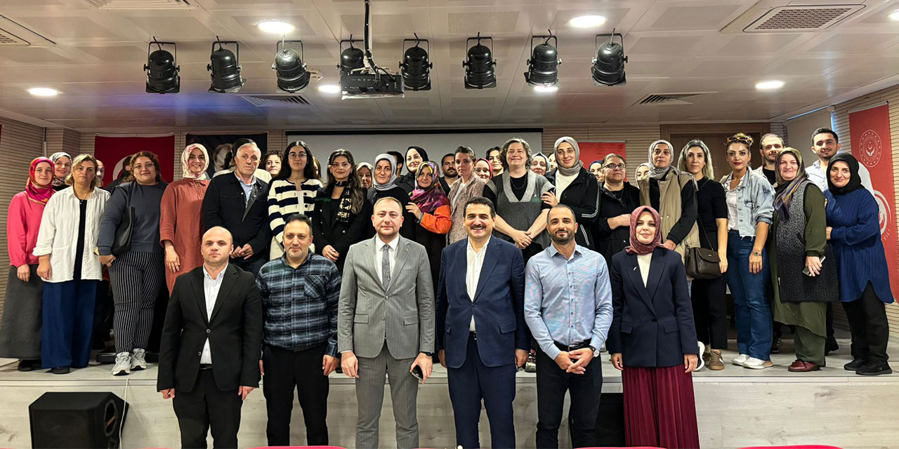 Rize’de "Dijital Çağda Kurumsal İletişim" Konferansı Düzenlendi