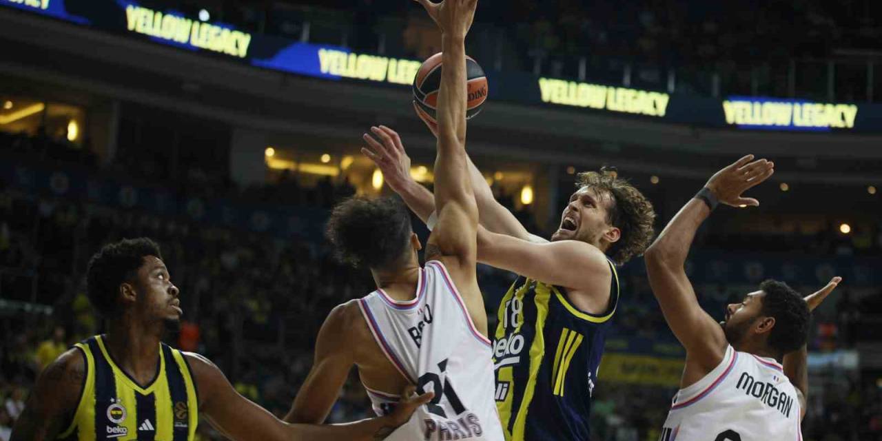 Thy Euroleague: Fenerbahçe: 96 - Paris Basketbol: 77