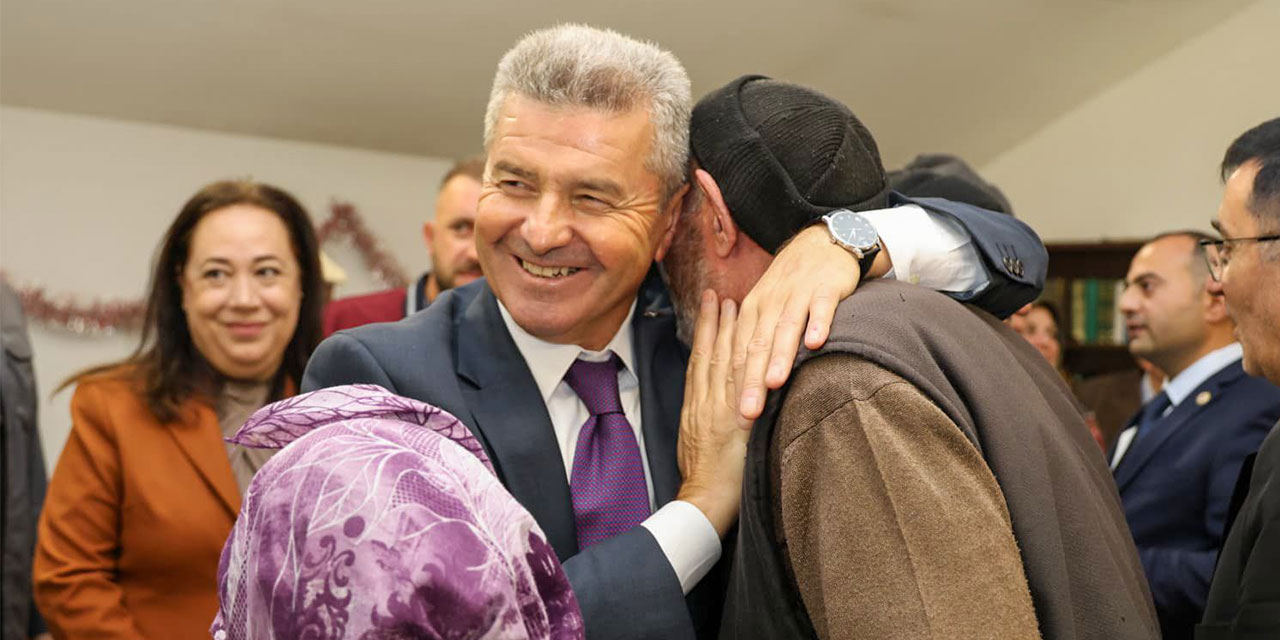 Artvin Valisi Ergün, Türkiye'nin Tek "Sokak Tipi" Huzurevini Ziyaret Etti