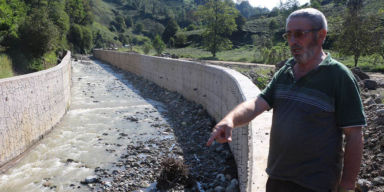 Rize'de dere ıslahı nedeniyle çayı bahçede kaldı