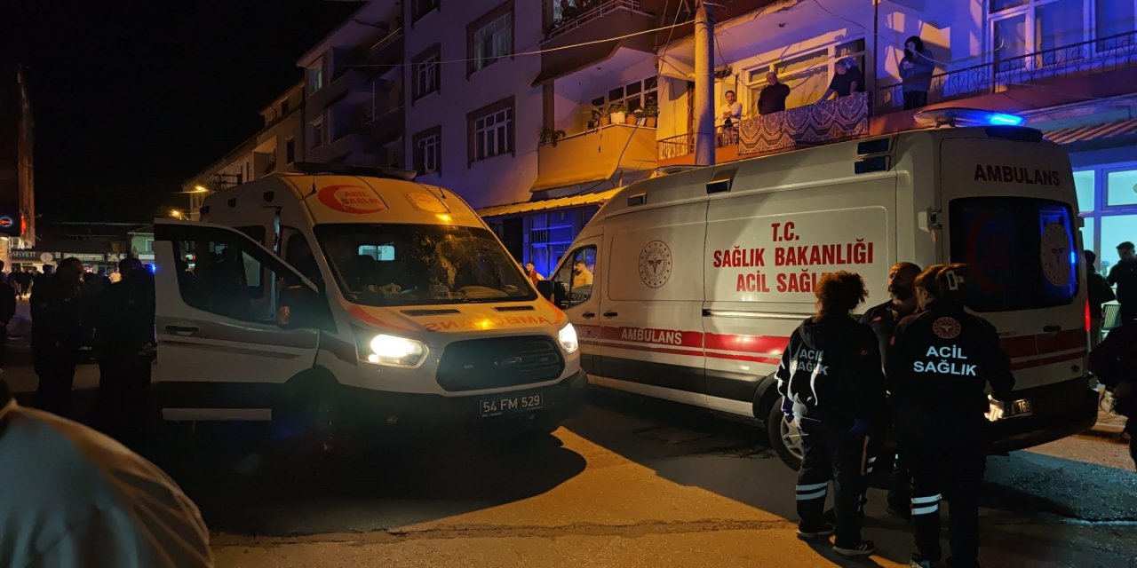 Sakarya'da 16 yaşındaki çocuklar arasında bıçaklı kavga: Biri yoğun bakımda, biri cezaevinde