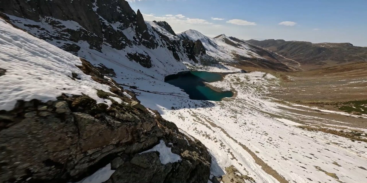 Rize'de kaçkar'ın kalpli gölünde aksiyon dolu uçuş