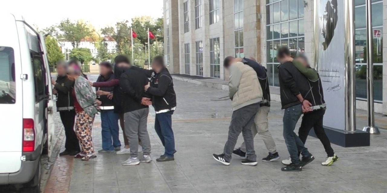 Uşak’ta Uyuşturucu Operasyonunda 7 Kişi Tutuklandı